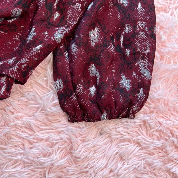 West Kei Burgundy Blouse 🌺 NWT 🌺 hi low design 🌺 sizeXS - Picture 4 of 10